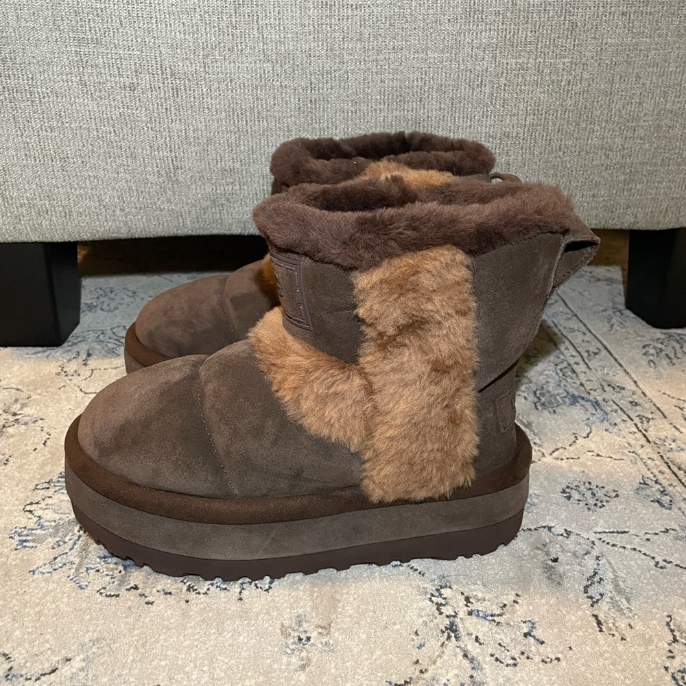 UGG Classic Chillapeak Boots Burnt Cedar - Picture 6 of 10